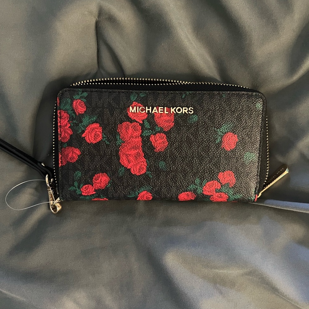 Michael Kors wristlet